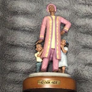 Vintage Della Legacy Courage (yr 2000)